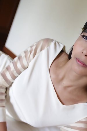 18yo Thai shemale stripteases for her date with a tourist