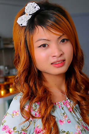 Redhead Ladyboy Bar