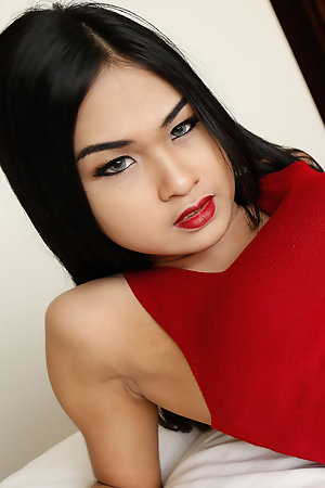 19yo hot Thai ladyboy has interracial anal with white tourist